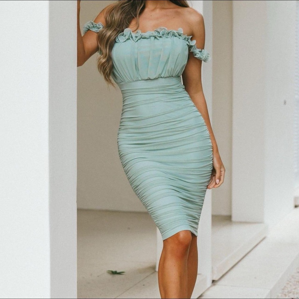 Selfie Leslie off the shoulder midi ruched dress